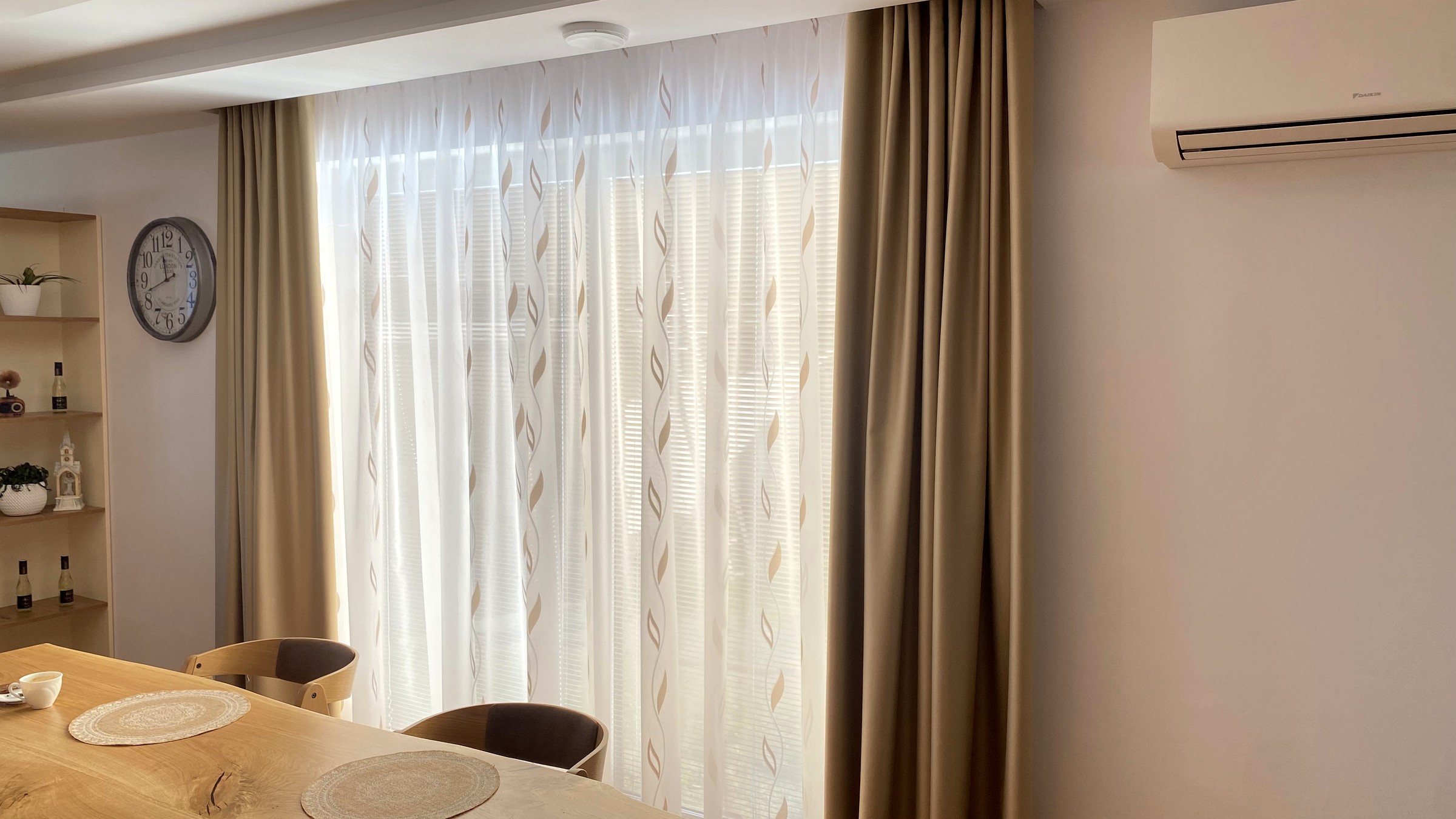 Jedáleň s decoratívnym voile - Plechotice